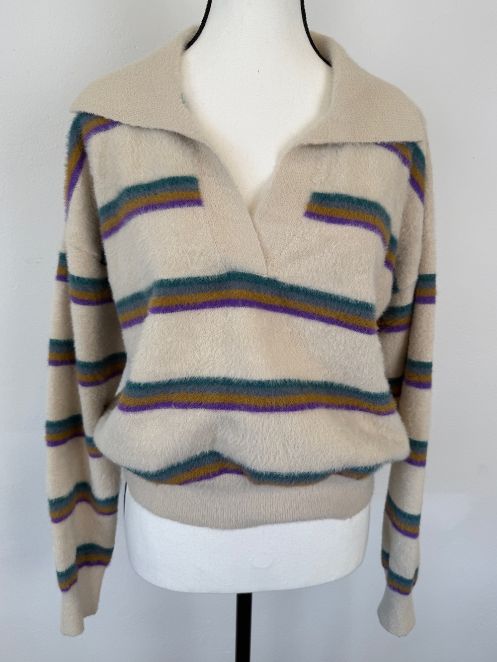 Saint Geraldine Size M Cream Multicolor Striped Fuzzy Collared Pullover Sweater